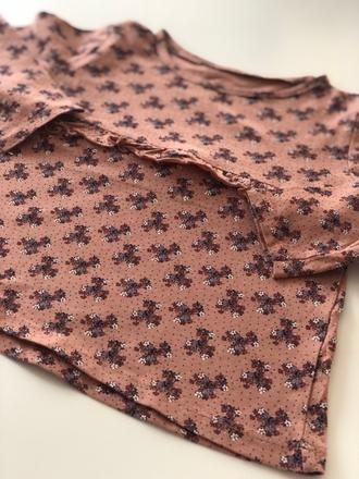 Kvetinove tricko, 104