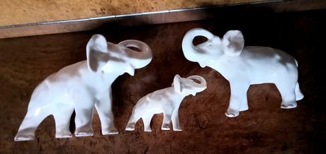 Rodinka slonov - royal dux, 