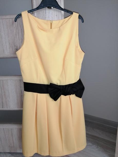 Žlté šaty s prekladanou suknou, 36