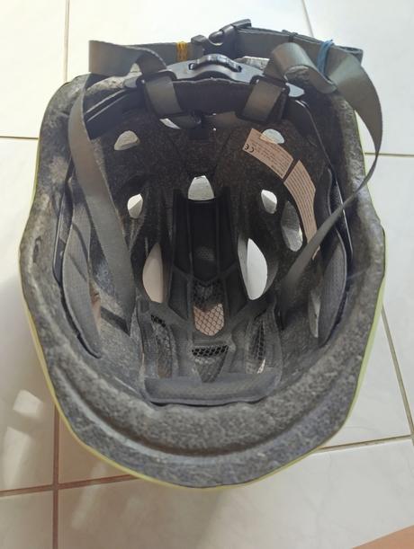 Prilba na bicykel r2 bondy, m