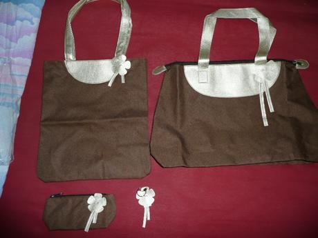 Krásna sada kabeliek+ tasticka+klucenka, 