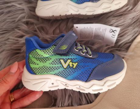 Svietiace tenisky vty akcia, 22