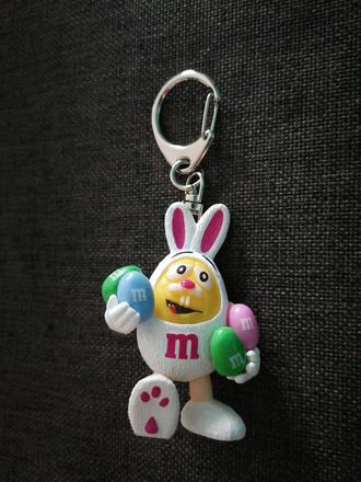 Prívesok na kľúče m&m zajačik, 
