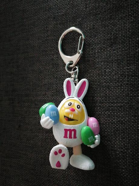 Prívesok na kľúče m&m zajačik, 