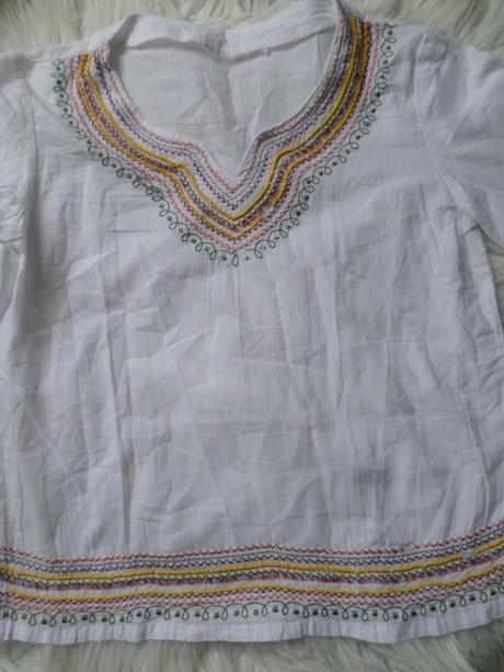Blúzka s výšivkou, 122