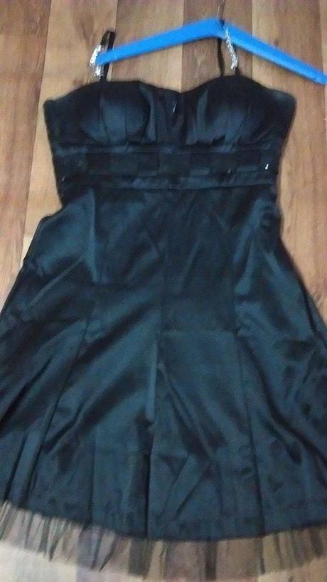 Čierne korzetove spoločenske šaty m, m