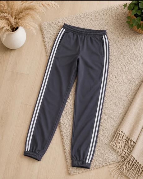 Adidas originals prekrasne damske teplaky, adidas,38 / 40 / l / m