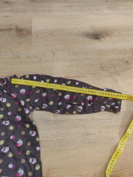 Nohavice a tunika, 104–116