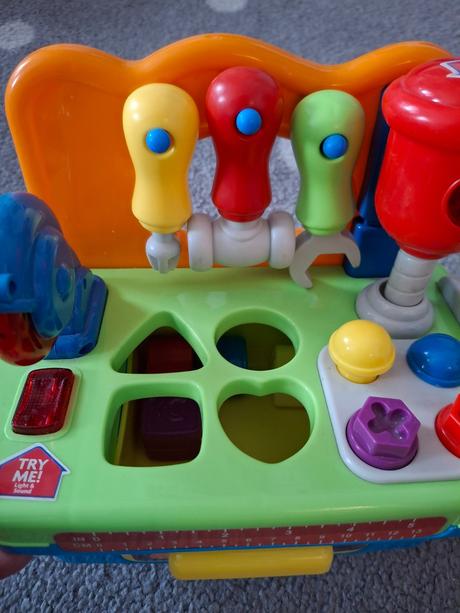 Kutilsky stolik s naradim pre najmensich,