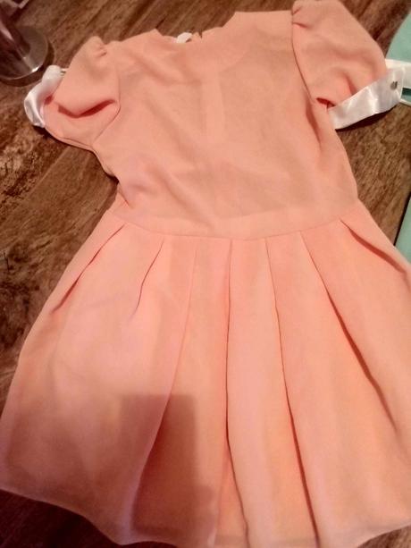 Dievčenske šaty, 146