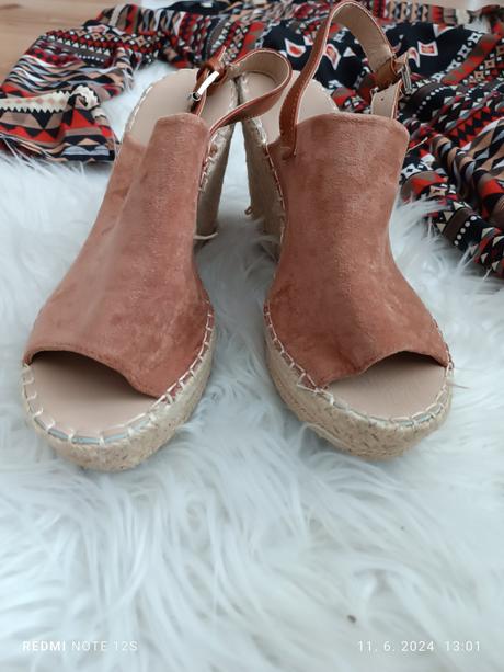 Sandále má platforme, 39