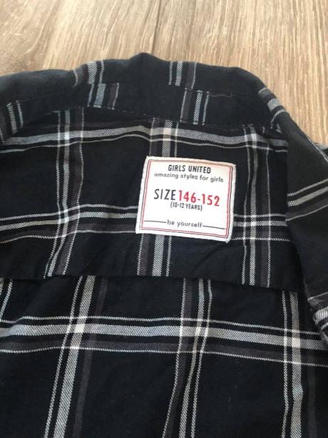 Dievčenská košeľa, 146