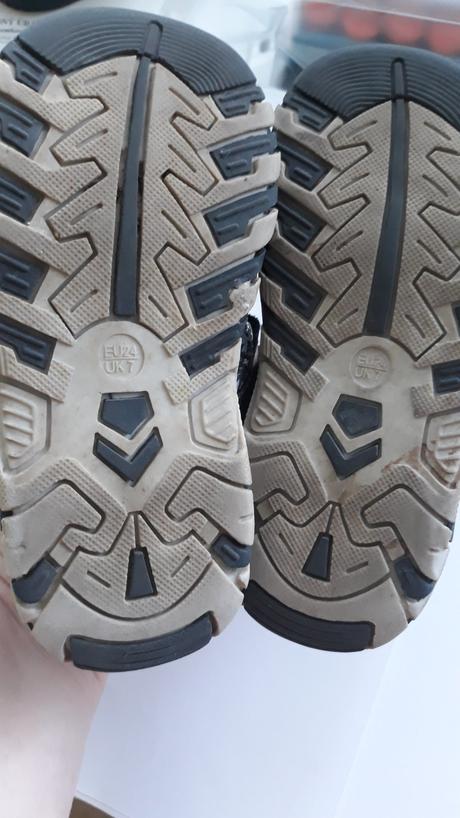 Sandálky, lupilu,24