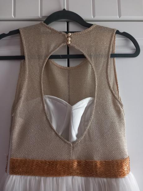 Spoločenské šaty, 38