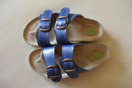 Kvalitné papučky s klenbou, skoro nenosené, 27