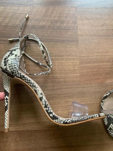 Sandale s hadim vzorom na opatku, 37