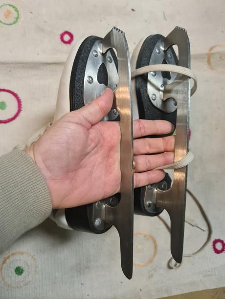 Ľadové korčule, sulov,35