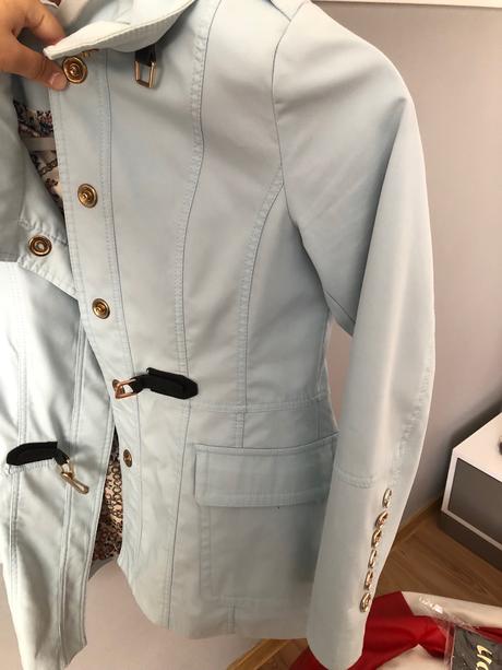 Jesenný kabát, 164