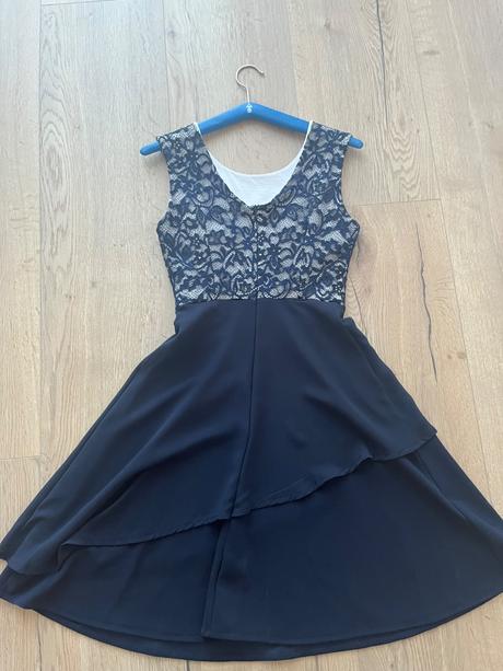 Tmavomodre šaty s bolerom, 36