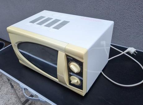 Mikrovlnka rohnson r-1715, 700w,