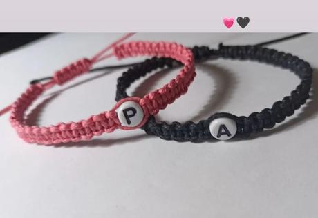 Ručné pletené náramky, 