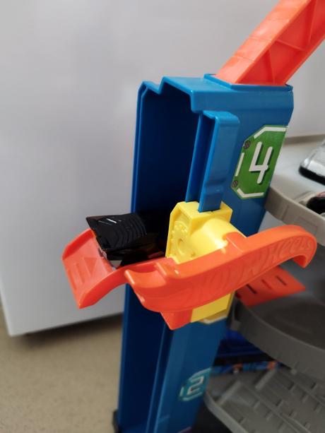 Hot wheels garáž/ parkovací dom, 