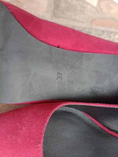 Červené lodičky, reserved,37