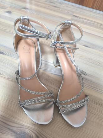 Spoločenské sandále, 37