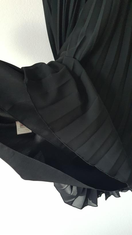 Plisovaná luxusná sukňa v.44 /l-xl, l