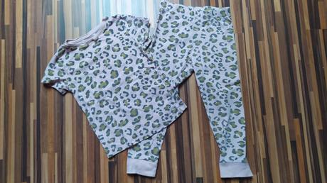 Pyžamo, reserved,98