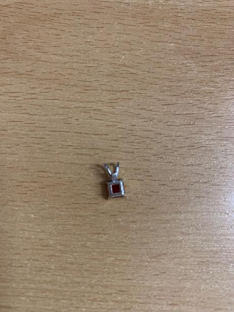 Strieborny privesok s farebnym zirkonom, 