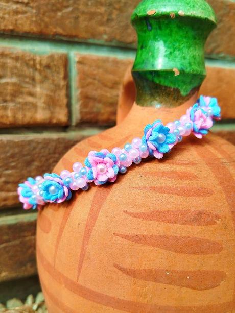 Čelenka s perličkami a 3d kvietkami, 