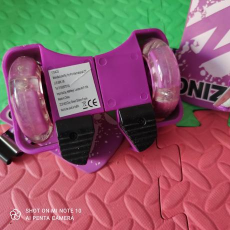 Zinc svetielkujuce kolieska na topanky, 