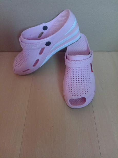 Crocsové vsuvky, 40