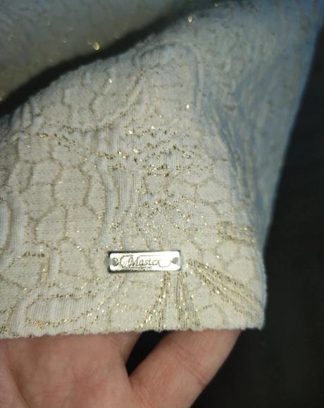 Spoločenské šaty, 44