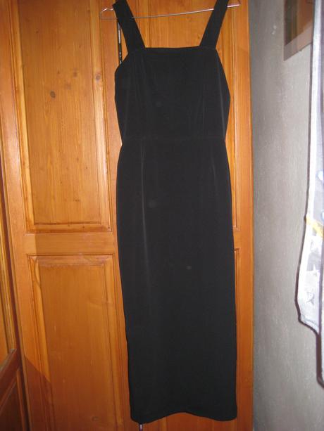 Šaty spoločenské na nižšiu postavu, s