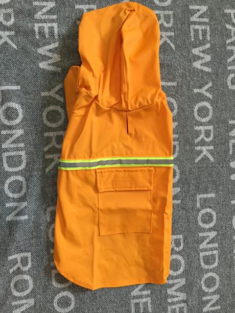 Nepremokava bunda- prsiplast  pre vacsieho psa, 