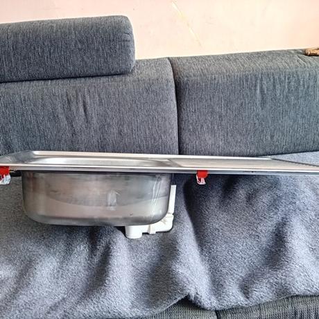 Kuchynský drez - nerezový, 