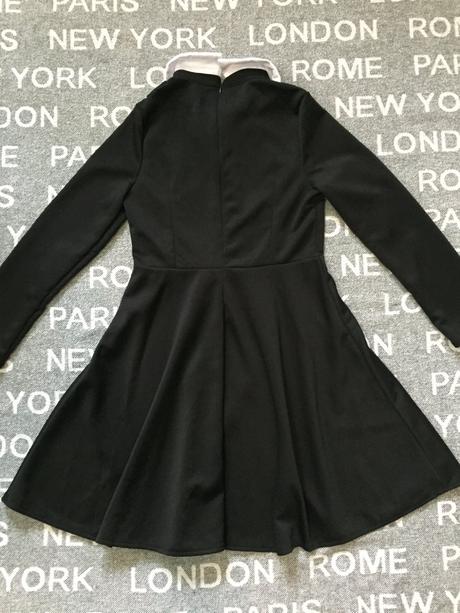 Damsky kostym wednesday a vec m, 