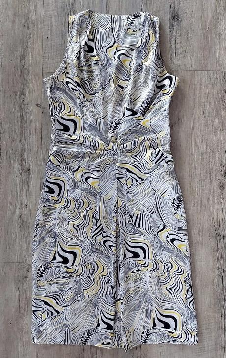 Vzorované lesklé šaty, 40