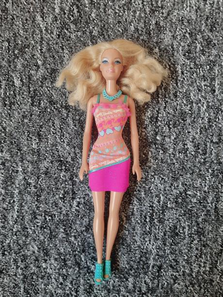 Barbie bábika, 