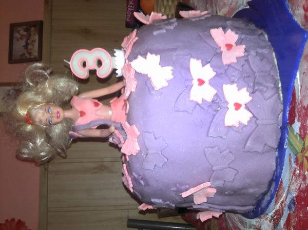 Chcem sa pochváliť, urobila som tortu. Čo hovoríte?