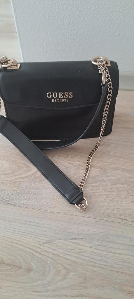 Kabelka, guess
