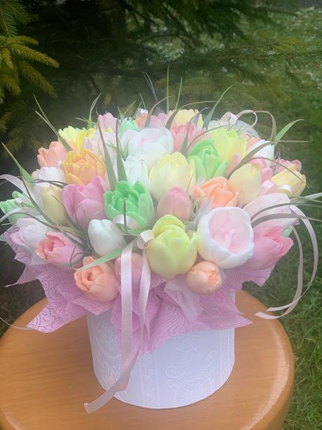 Veľká mydlova kytica v boxe, 