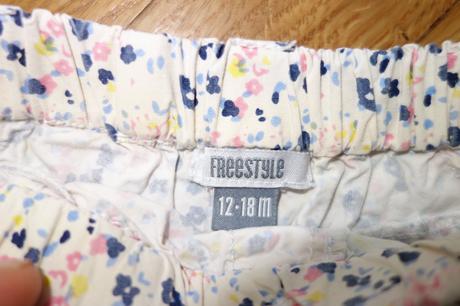 Kvietkované kraťasy 12-18m, 86