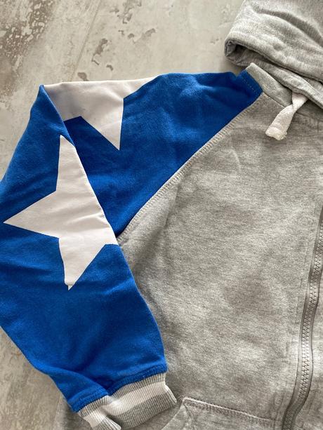 Mikina, reporter,140