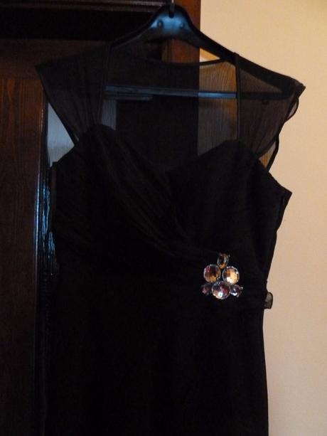 Spoločenské šaty, 42