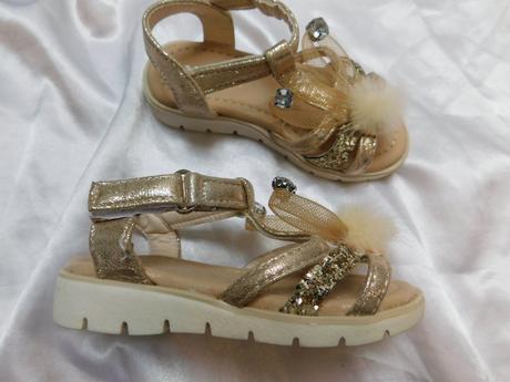 Krásne sandalky pre malinke princeznicky, 22