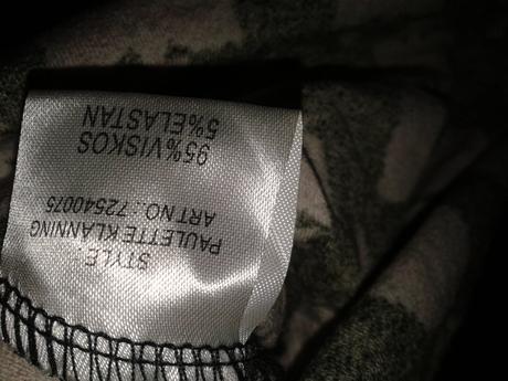 Čierno oranžovo biele vzorované úplet.šaty veľ. m, m