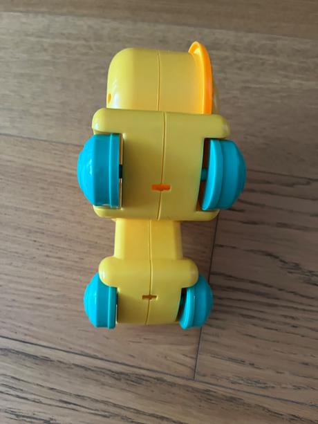 Lev na kolieskach fischer price, 